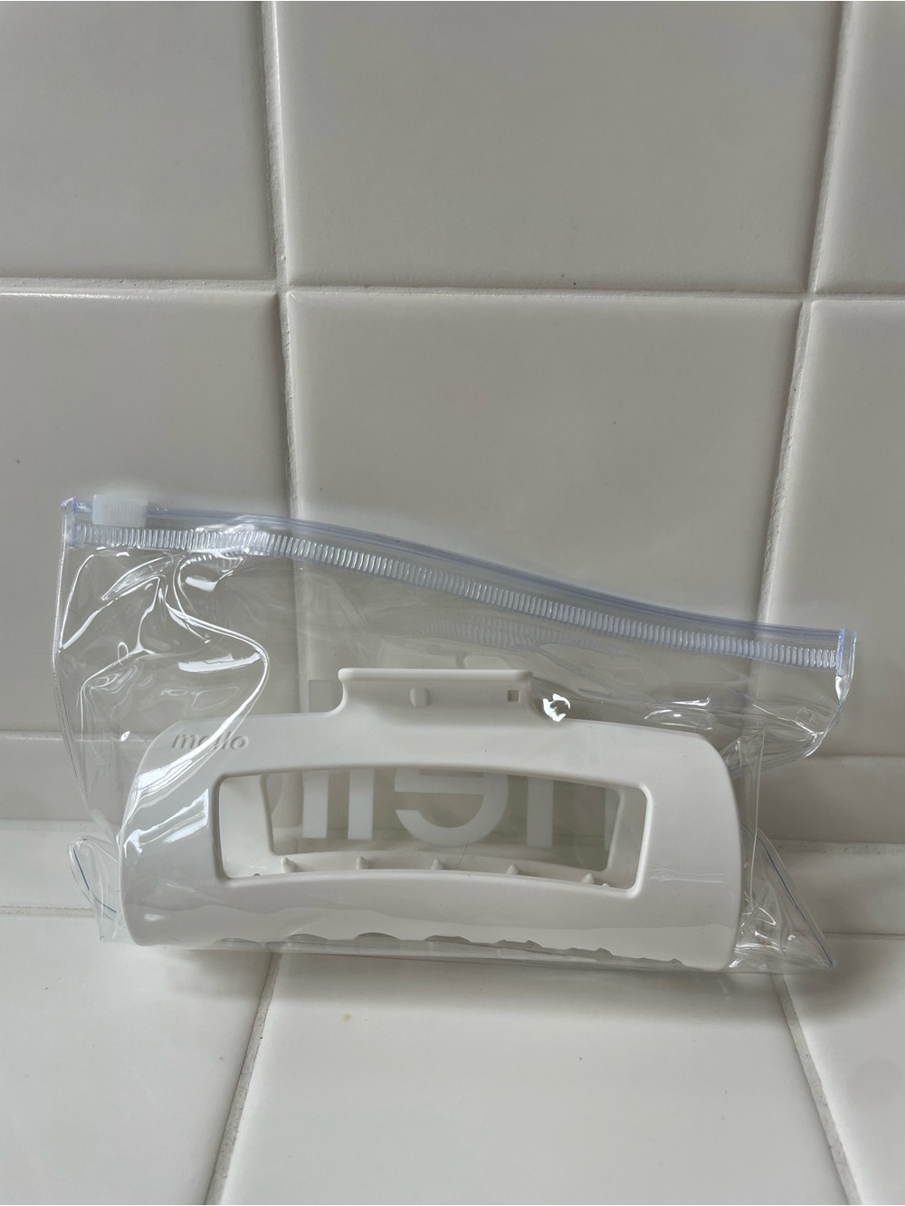 NWT Mello Jumbo Cloud Clip 4.75 inch Retail $25 Color - Marshmallow - Picture 2 of 2